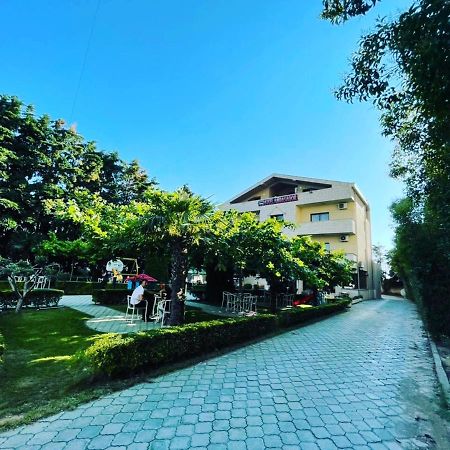 Hotel Ambasador Garden Lezhë Dış mekan fotoğraf