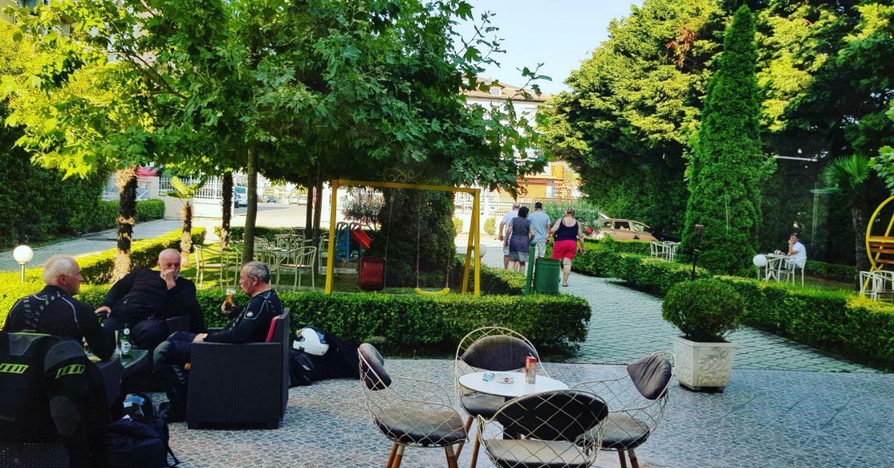 Hotel Ambasador Garden Lezhë Dış mekan fotoğraf